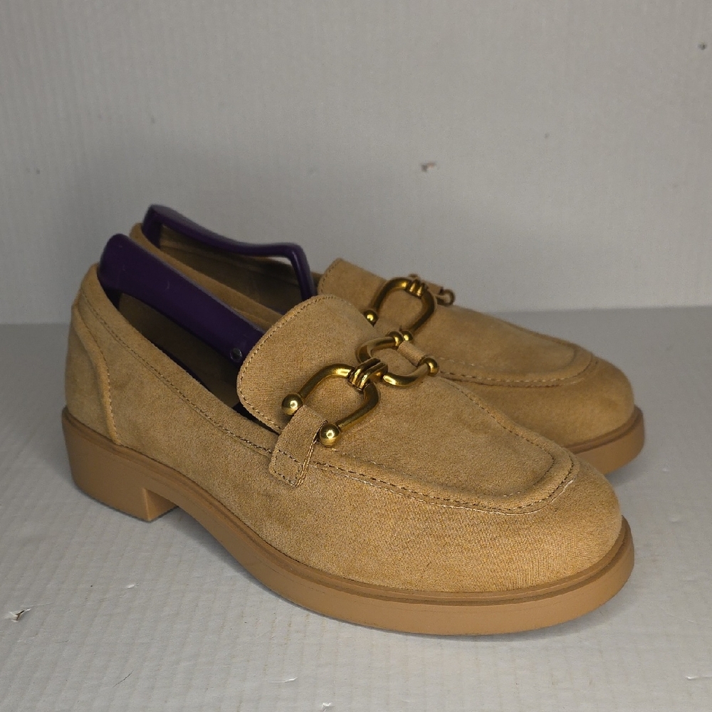 Torrid Women's Chunky Tan Loafers with Gold HorseBit Hardware Sz 9 Wide Office